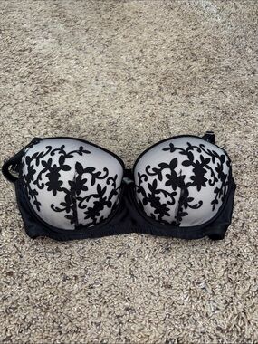 Floral Lace Bra in Black and Nude